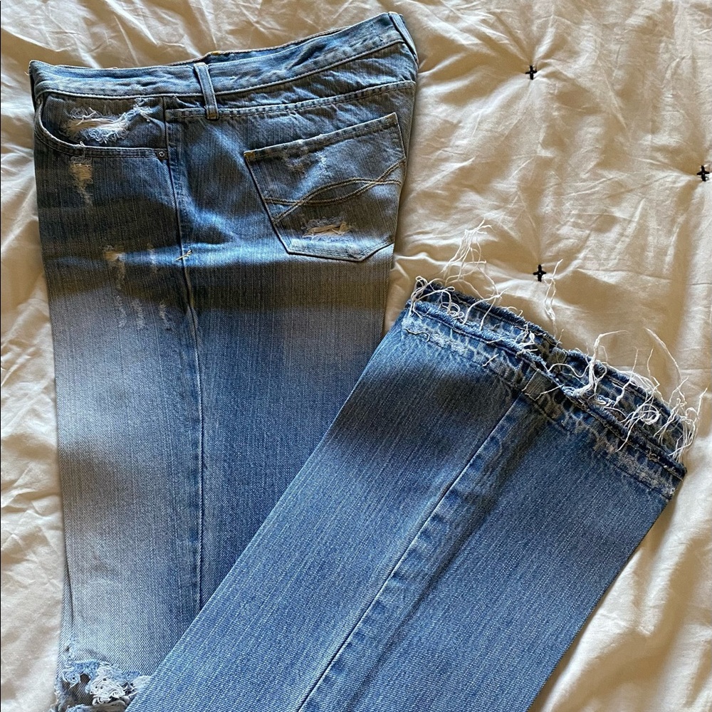 A&F Flares
Madison
Size 6 long